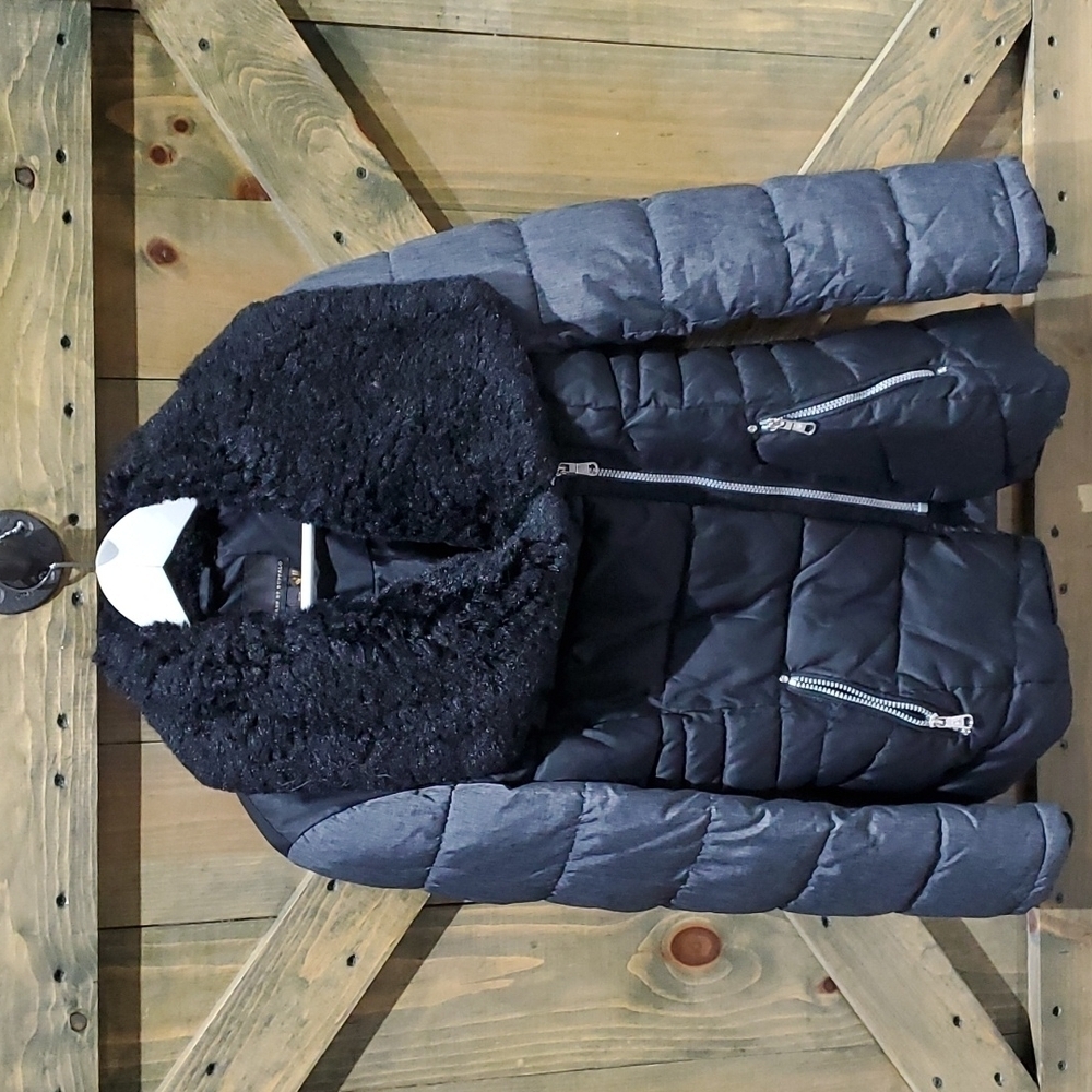 BLACK GRAY PUFFER WITH FAUX FUR COLLAR SIZE SMALL